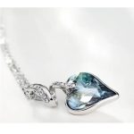 Dlhý náhrdelník s príveskom srdiečko zdobený kryštálmi Swarovski