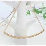 Zakrivený náhrdelník s príveskom, trblietavé zlato