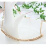 Zakrivený náhrdelník s príveskom, trblietavé zlato