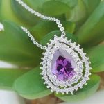 Náhrdelník s príveskom z vodnej kvapky, ametyst