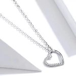 Strieborný náhrdelník s príveskom srdiečka