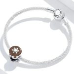 Strieborný prívesok, šálka kávy