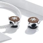 Strieborný prívesok, šálka kávy
