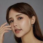 Strieborné náušnice s modrým motýľom