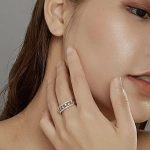 Strieborný prsteň s bielym kryštálom, veľkosť 7