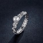 Strieborné náušnice s perlami