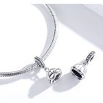 Strieborné kúzlo, prilba