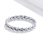 Strieborný prsteň so zapletenou štruktúrou, veľkosť 6