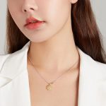 Strieborný náhrdelník so slnečnicou