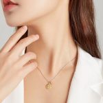 Strieborný náhrdelník so slnečnicou