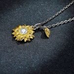 Strieborný náhrdelník so slnečnicou