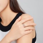 Strieborný prsteň, špirála, s farebným kryštálom