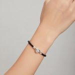 Dámsky náramok striebro/koža, zapínanie na srdce, 17 cm