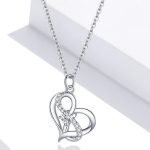 Strieborný náhrdelník s nekonečným príveskom lásky