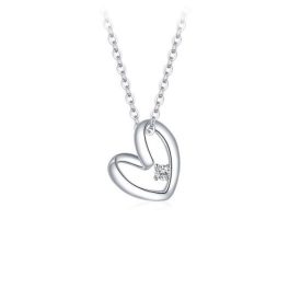 Strieborný náhrdelník s krištáľovým srdcom