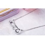 Strieborný náhrdelník s príveskom nekonečnej lásky