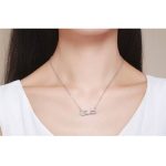 Strieborný náhrdelník s príveskom nekonečnej lásky