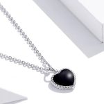 Strieborný náhrdelník s čiernym srdiečkom