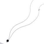 Strieborný náhrdelník s čiernym srdiečkom