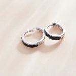 Strieborné náušnice, čierno-biele