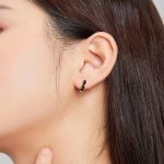 Strieborné náušnice, čierno-biele