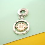 Strieborné kúzlo, kompas