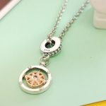 Strieborné kúzlo, kompas