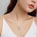 Strieborný náhrdelník s dúhovým srdiečkom