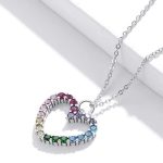 Strieborný náhrdelník s dúhovým srdiečkom