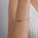 Strieborné kúzlo, mačiatko