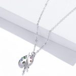 Strieborný náhrdelník s paletou farieb