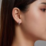 Strieborné kruhové náušnice s krištáľom