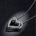 Strieborný náhrdelník so srdiečkom a motýľom
