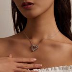 Strieborný náhrdelník so srdiečkom a motýľom