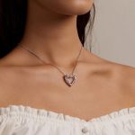 Strieborný náhrdelník so srdiečkom a motýľom