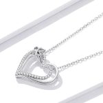 Strieborný náhrdelník s dvojitým srdcom, prívesok motýľ