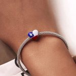 Strieborné kúzlo, srdce, vzor vlajky