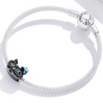 Strieborné kúzlo, mačka s kvetom