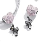 Strieborné kúzlo, mačka s balónom