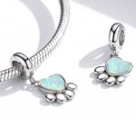 Strieborné kúzlo, labka s opálom