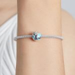 Strieborné kúzlo, cestovanie