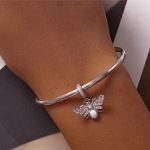 Strieborné kúzlo, svetluška