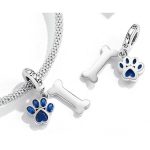 Strieborné kúzlo, labka a kosť, modré