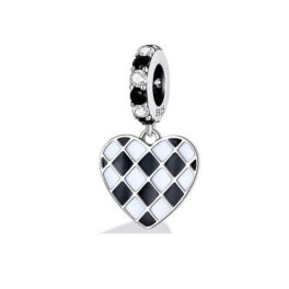 Strieborné kúzlo, srdce, čiernobiele