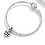 Strieborné kúzlo, srdce, čiernobiele