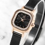 Dámske hodinky Shengke, obdĺžnikové, s kryštálmi