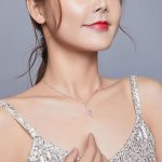 Strieborný náhrdelník s príveskom hada