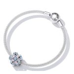 Strieborné kúzlo, kvet s motýľmi