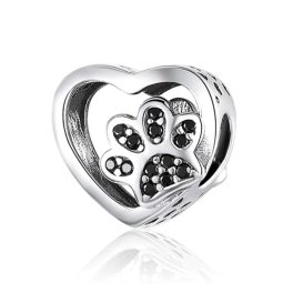 Strieborné kúzlo, srdce s čiernou psou labkou