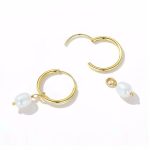 Ezüst fülbevaló gyöngyökkel